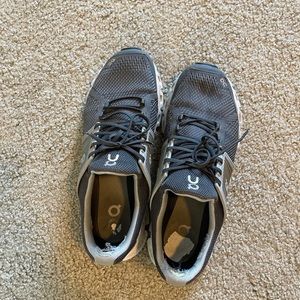 On Cloud men’s sneakers
